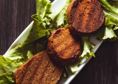 7 recetas con seitán para vegetarianos y veganos que quieran incorporar la proteína de soja a su dieta